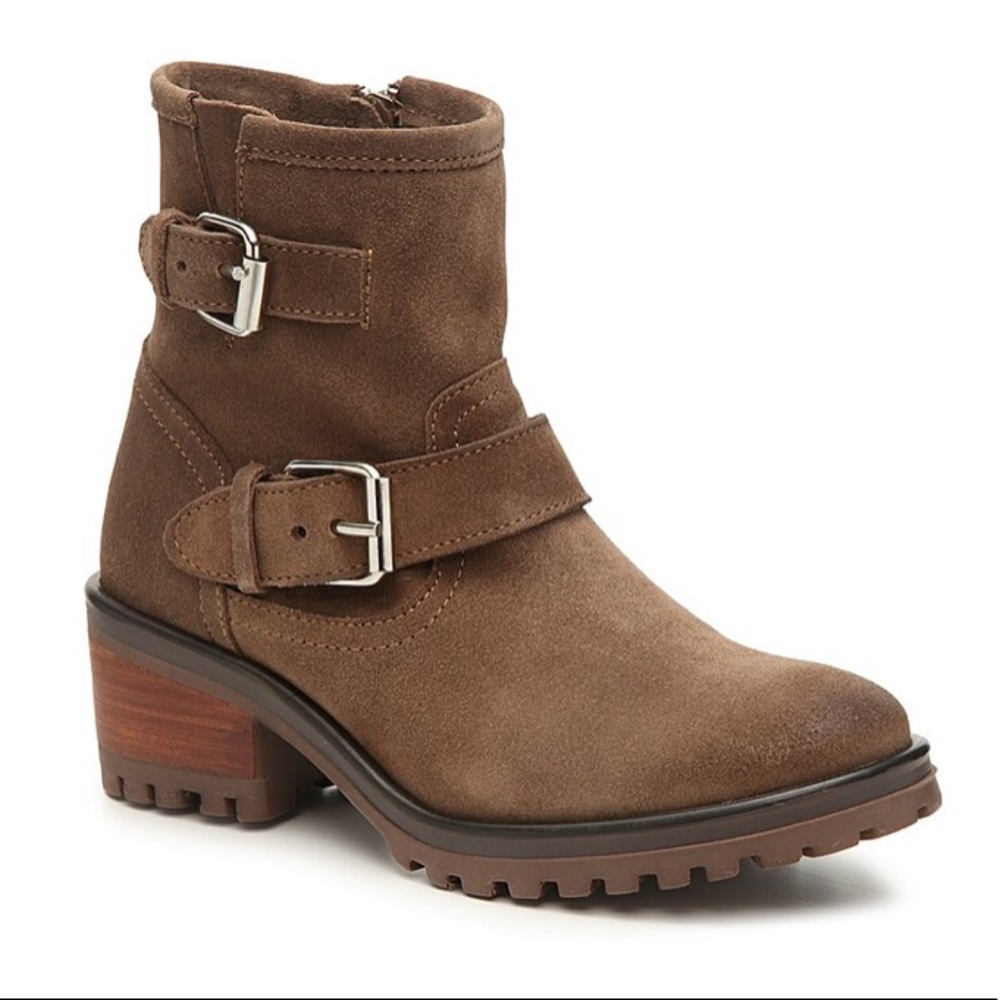 Steve Madden Gain Taupe Sued